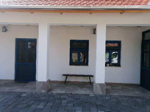 Csenduelo Vendeghaz Apartment Noszvaj Exterior photo
